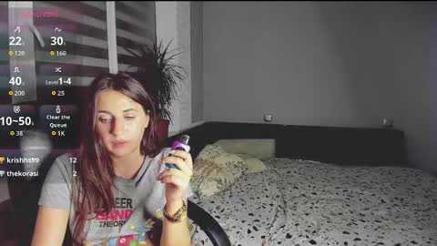 Snapshot of emili77777 chatting on 09/17/25, 10:22 emili77777 online show from 09/17/25, 10:22