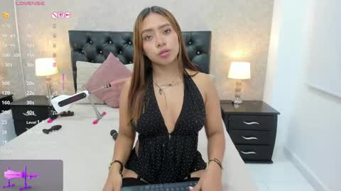 Emili Lenus online show from 05/26/26, 11:50