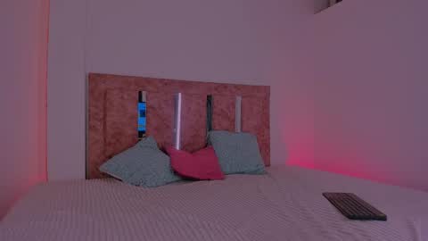 Snapshot of emili_williams10 chatting on 04/23/26, 02:46 emili_williams10 online show from 04/23/26, 02:46