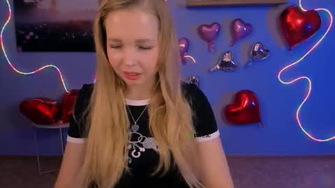 emilia_dark__ online show from 02/16/26, 08:43