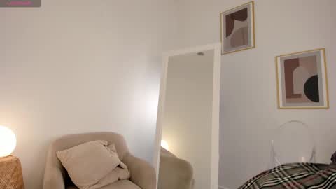 Snapshot of emilia_dream chatting on 02/18/25, 09:53 emilia_dream online show from 02/18/25, 09:53