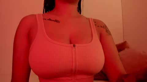 Emilia Big Boobs online show from 01/06/25, 01:30