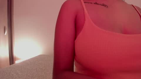 Emilia Big Boobs online show from 01/19/25, 04:04