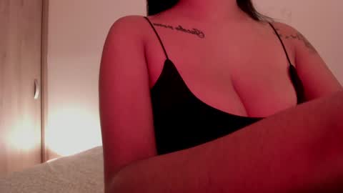 Emilia Big Boobs online show from 01/21/25, 01:32