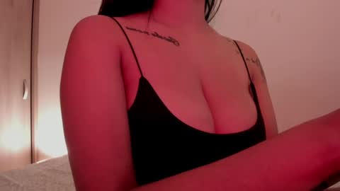 Emilia Big Boobs online show from 01/21/25, 04:48