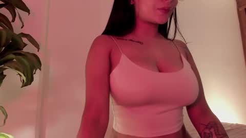 Emilia Big Boobs online show from 03/11/25, 03:56