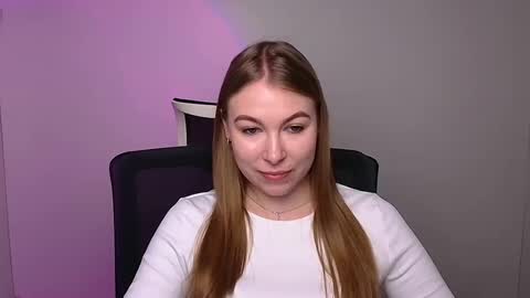 Emilia online show from 02/04/25, 09:17