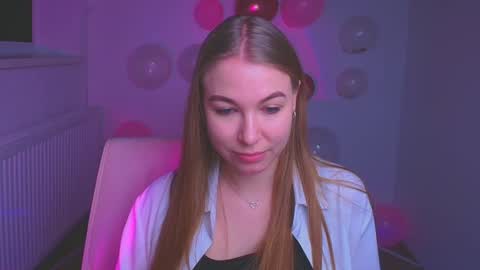 Emilia online show from 02/14/25, 09:13