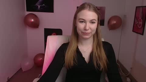 Emilia online show from 02/19/25, 09:17