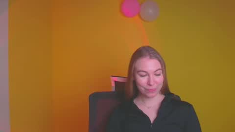 Emilia online show from 02/20/25, 03:52