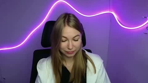 Emilia online show from 10/02/25, 05:14