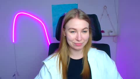 Emilia online show from 02/27/26, 06:35