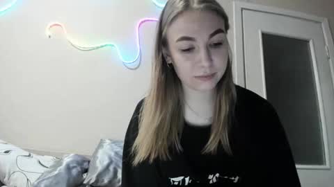 Emilia online show from 06/04/26, 02:45