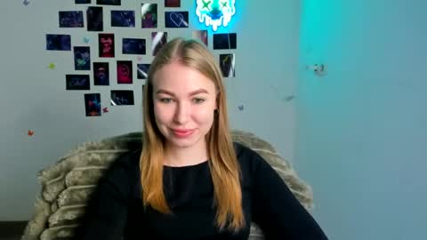 Snapshot of emilia_ilia chatting on 07/10/26, 05:34 Emilia online show from 07/10/26, 05:34
