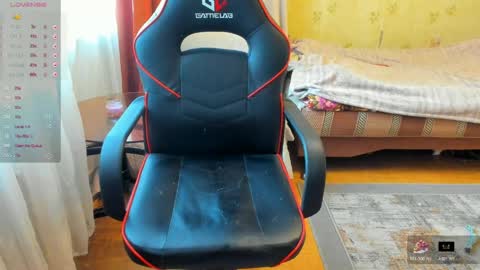 Snapshot of emilia_keating chatting on 04/23/26, 12:29 Emilia online show from 04/23/26, 12:29