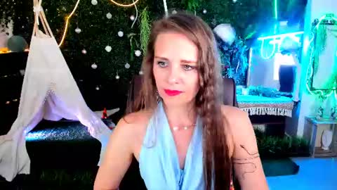 Snapshot of emiliabedy chatting on 07/20/26, 10:39 Emilia Bedy online show from 07/20/26, 10:39