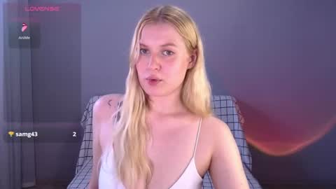 Snapshot of emiliaduchess chatting on 07/07/26, 01:48 Amili online show from 07/07/26, 01:48