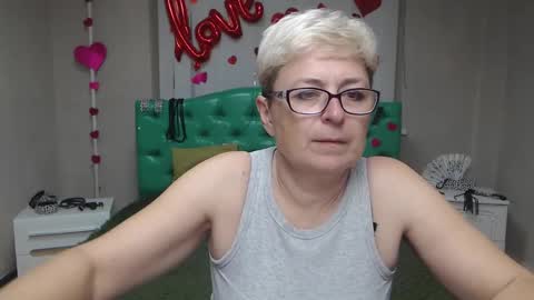 Snapshot of emiliagree chatting on 10/11/25, 05:17 EmiliaGree online show from 10/11/25, 05:17