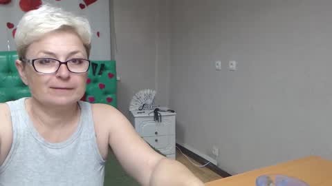 Snapshot of emiliagree chatting on 10/12/25, 05:06 EmiliaGree online show from 10/12/25, 05:06
