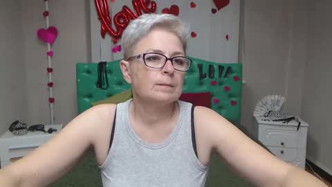 Snapshot of emiliagree chatting on 10/14/25, 05:36 EmiliaGree online show from 10/14/25, 05:36