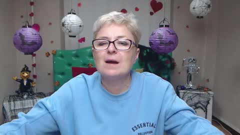 Snapshot of emiliagree chatting on 10/24/25, 05:48 EmiliaGree online show from 10/24/25, 05:48