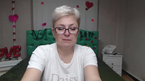 EmiliaGree online show from 11/19/25, 06:19