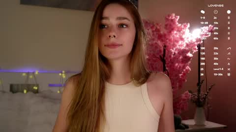 Snapshot of emiliaheather chatting on 04/11/26, 07:45 Tessa online show from 04/11/26, 07:45