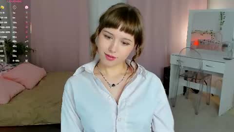 Snapshot of emiliahurrison chatting on 06/12/26, 09:25 Call me Emilia next stream on Friday at 10 AM GMT online show from 06/12/26, 09:25
