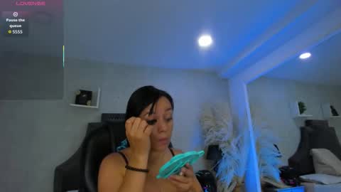 Snapshot of emiliarose_ chatting on 03/10/26, 09:09 EmiliaRose online show from 03/10/26, 09:09