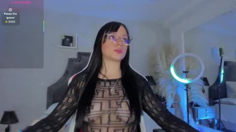 Snapshot of emiliarose_ chatting on 03/30/26, 10:00 EmiliaRose online show from 03/30/26, 10:00