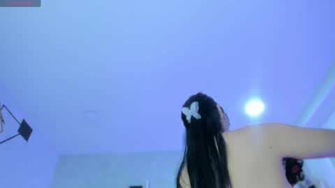 Snapshot of emiliarose_ chatting on 04/14/26, 10:38 EmiliaRose online show from 04/14/26, 10:38