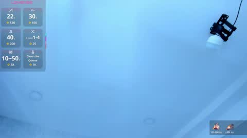 Snapshot of emiliarose_ chatting on 04/19/26, 08:44 EmiliaRose online show from 04/19/26, 08:44