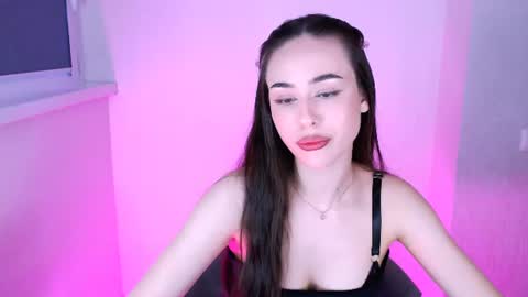 Snapshot of emilieliot chatting on 06/11/26, 12:32 Emily online show from 06/11/26, 12:32