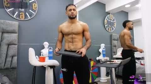 Snapshot of emilio_brandon chatting on 04/27/26, 11:19 Emilio online show from 04/27/26, 11:19