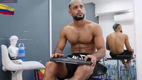 Snapshot of emilio_brandon chatting on 07/05/26, 10:55 Emilio online show from 07/05/26, 10:55