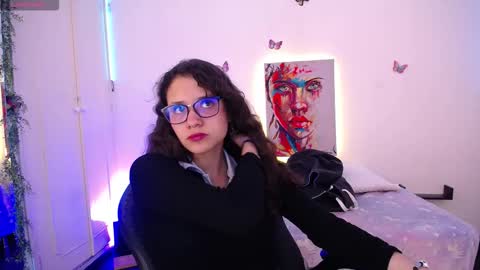 Emili Russo online show from 10/15/25, 07:47