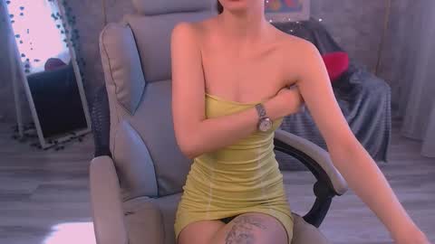 Snapshot of emilisky chatting on 03/20/26, 06:29 Emily online show from 03/20/26, 06:29