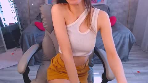 Snapshot of emilisky chatting on 03/31/26, 06:36 Emily online show from 03/31/26, 06:36