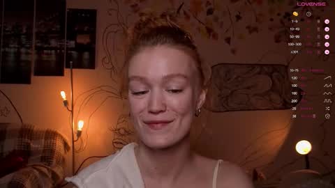 Snapshot of emiliyafox chatting on 09/23/25, 12:52 Emi online show from 09/23/25, 12:52