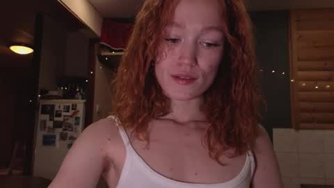 Snapshot of emiliyafox chatting on 10/23/25, 02:16 Emi online show from 10/23/25, 02:16