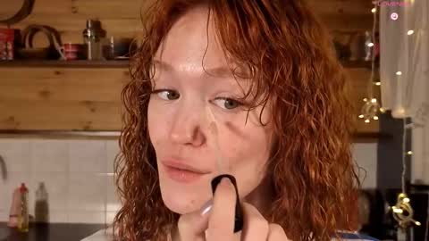 Snapshot of emiliyafox chatting on 02/28/26, 01:28 Emi online show from 02/28/26, 01:28