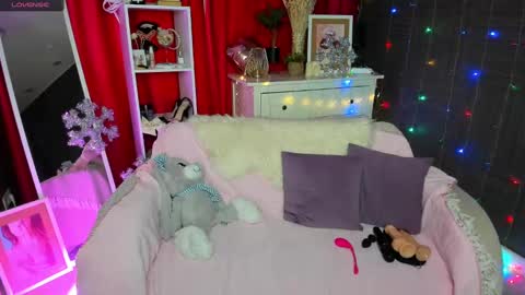 Emiliya online show from 12/25/24, 04:12