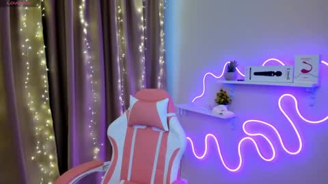 Emiliya online show from 03/05/25, 02:25