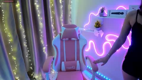 Emiliya online show from 03/06/25, 02:30