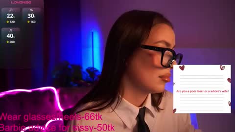  Emiliya  online show from 11/18/25, 12:31