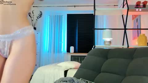 Snapshot of emiljanna chatting on 03/16/26, 08:29 Emiljanna online show from 03/16/26, 08:29