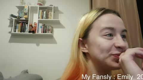 Snapshot of emilly_20 chatting on 05/05/26, 08:28 Emily online show from 05/05/26, 08:28