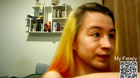 Snapshot of emilly_20 chatting on 05/10/26, 08:47 Emily online show from 05/10/26, 08:47
