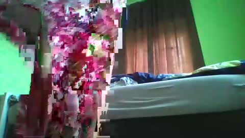 Snapshot of emilly_daniel chatting on 01/29/25, 10:16 Emilly and Daniel online show from 01/29/25, 10:16