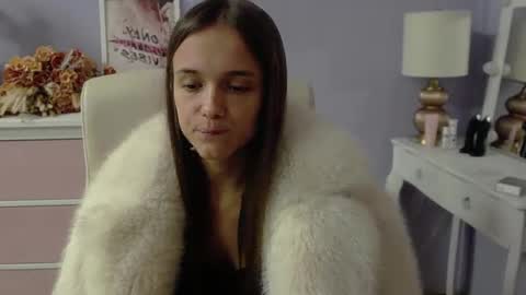 Emilly online show from 10/13/25, 07:08